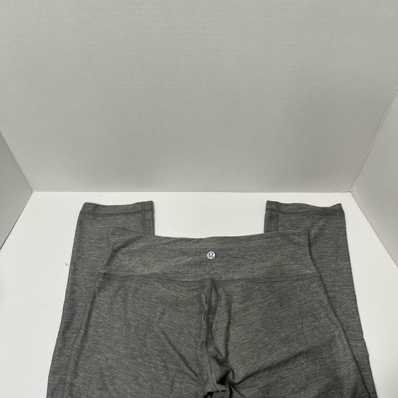 Lululemon Grey Size 6 Women’s Short Leggings, waist 28”, inseam 23”, length - Picture 6 of 14